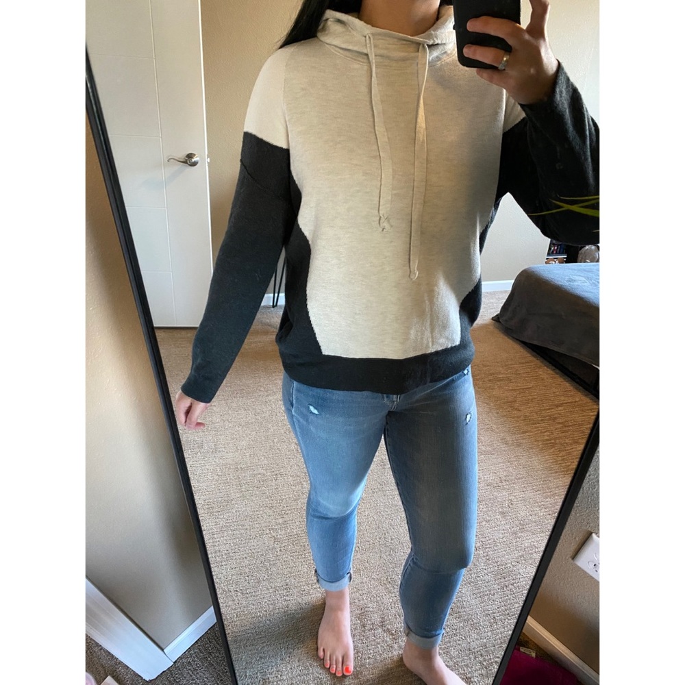 Color Block Sweater/Sweatshirt